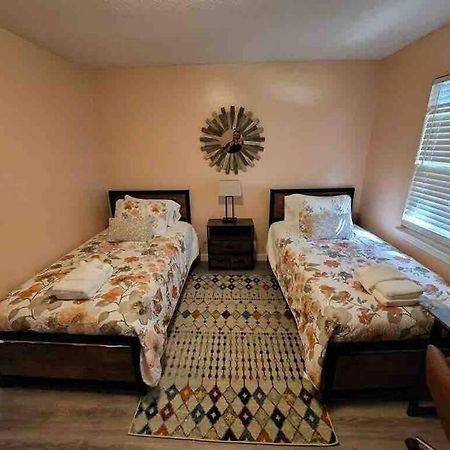 Elegant 2-Bedroom Pet-Friendly Villa W 2 Parking Spaces Хилтън Хед Айлънд Екстериор снимка