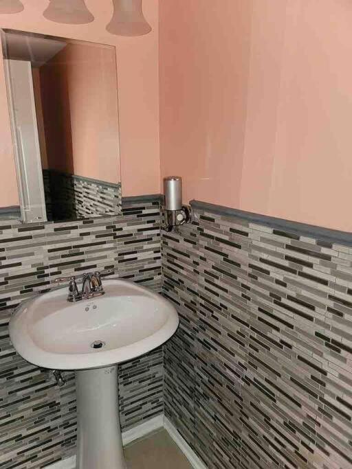 Elegant 2-Bedroom Pet-Friendly Villa W 2 Parking Spaces Хилтън Хед Айлънд Екстериор снимка
