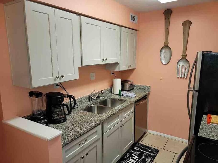 Elegant 2-Bedroom Pet-Friendly Villa W 2 Parking Spaces Хилтън Хед Айлънд Екстериор снимка