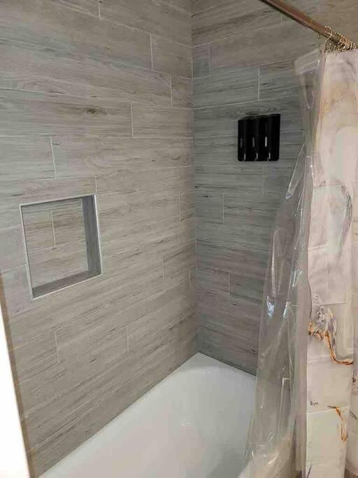 Elegant 2-Bedroom Pet-Friendly Villa W 2 Parking Spaces Хилтън Хед Айлънд Екстериор снимка
