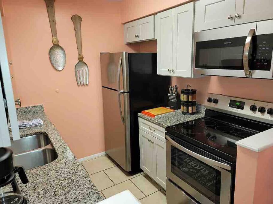 Elegant 2-Bedroom Pet-Friendly Villa W 2 Parking Spaces Хилтън Хед Айлънд Екстериор снимка