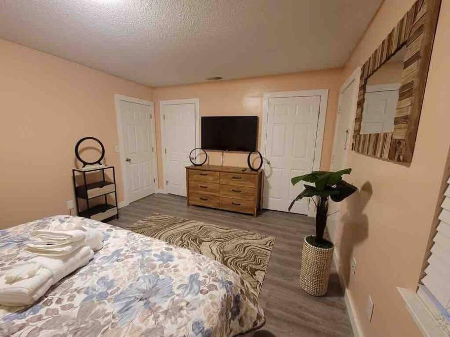 Elegant 2-Bedroom Pet-Friendly Villa W 2 Parking Spaces Хилтън Хед Айлънд Екстериор снимка