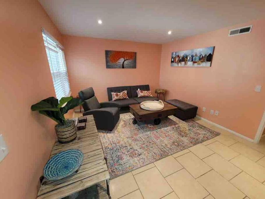 Elegant 2-Bedroom Pet-Friendly Villa W 2 Parking Spaces Хилтън Хед Айлънд Екстериор снимка
